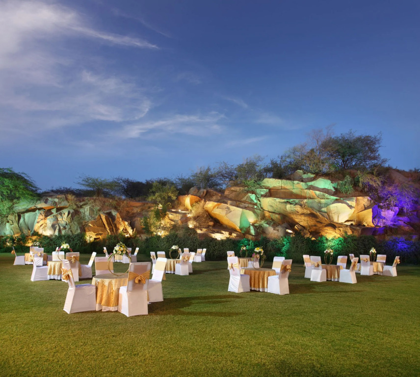 Goldfinch Hotel Delhi NCR