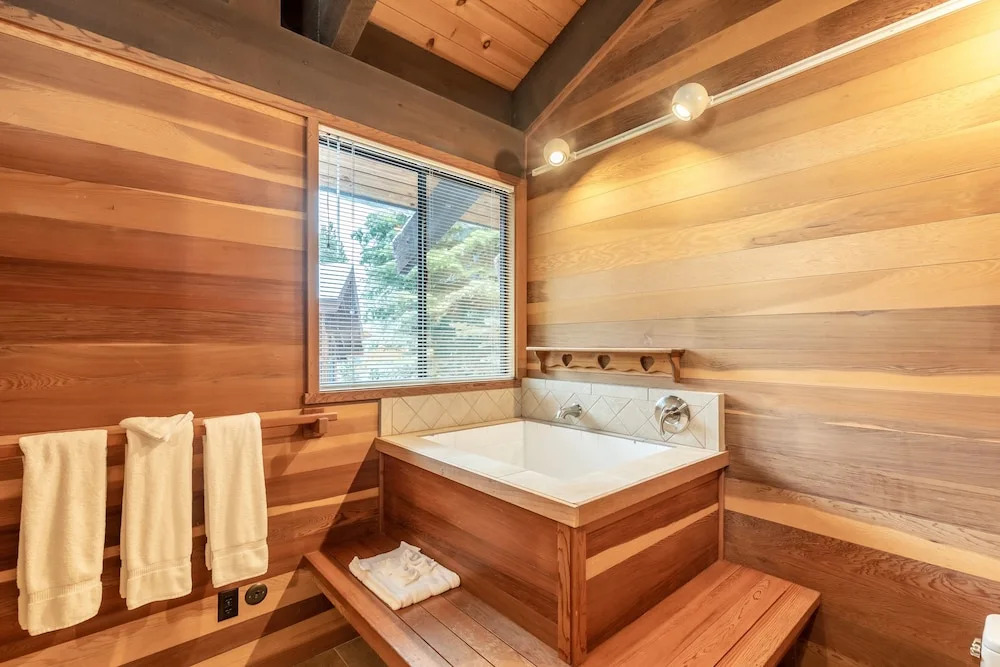 Beautiful 3-Bedroom Contemporary Mountain Home in Northstar by RedAwning Save 10% on 3 Nights, 15% on 5 Nights!