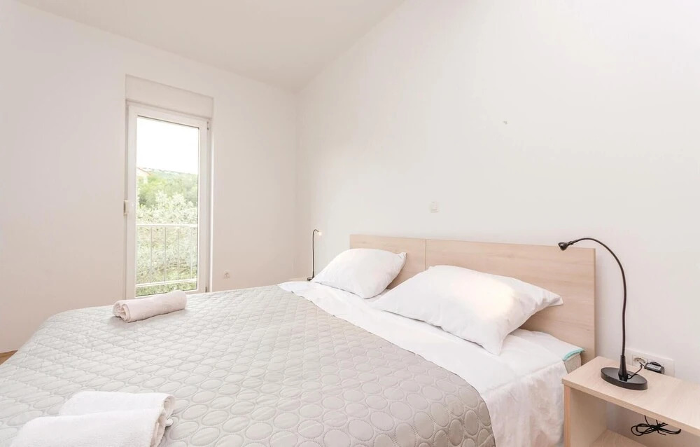 Beautiful Apartment in Maslenica With 2 Bedrooms and Wifi