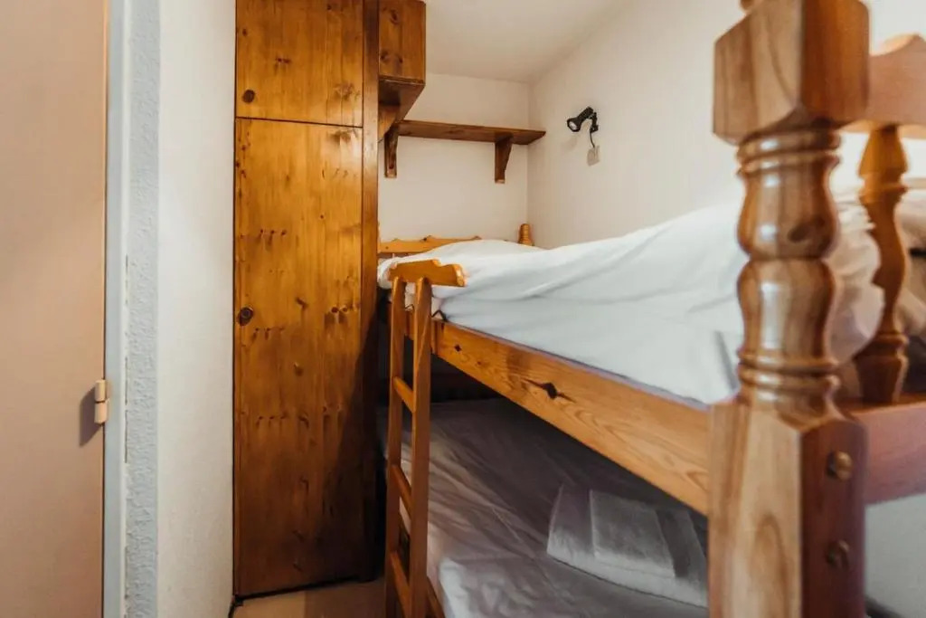 Furnished studio with mountain views next to the Chattrix chairlift Rated 1
