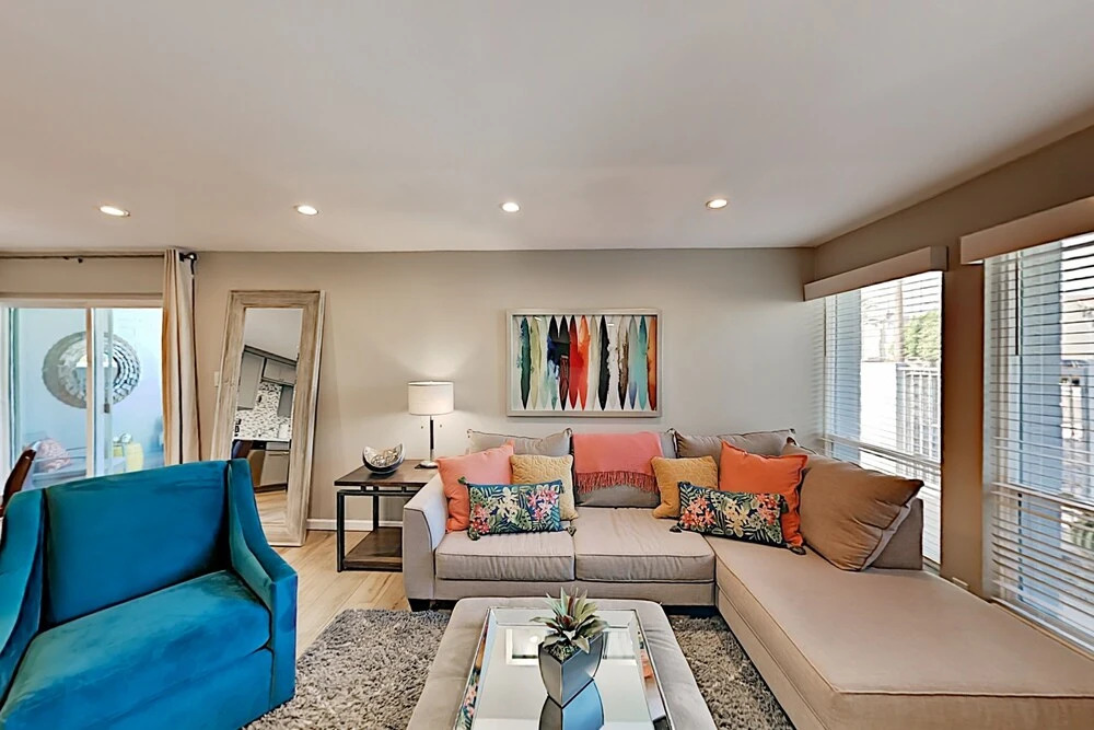 4916n73r 2 Bedroom Townhouse