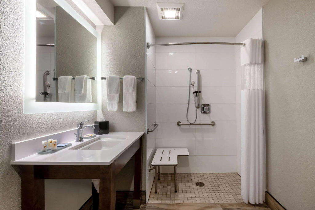 La Quinta by Wyndham Anchorage Airport