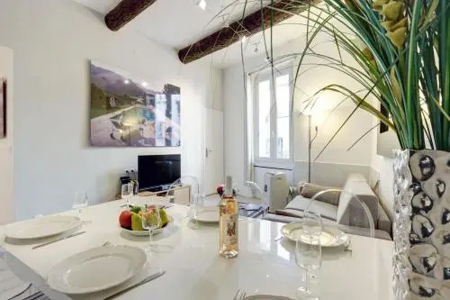 Great Flat in the Old Town Up To 4