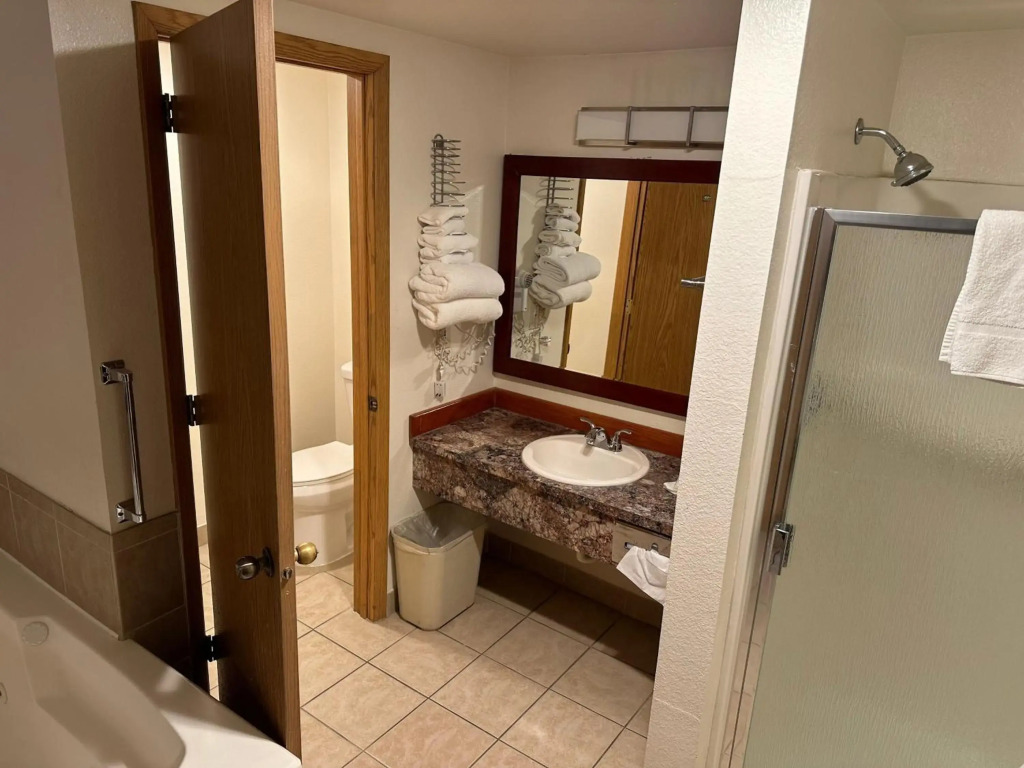 Econo Lodge Edmonds North Seattle