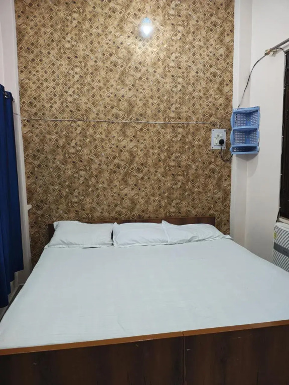 Krishna Paying Guest House