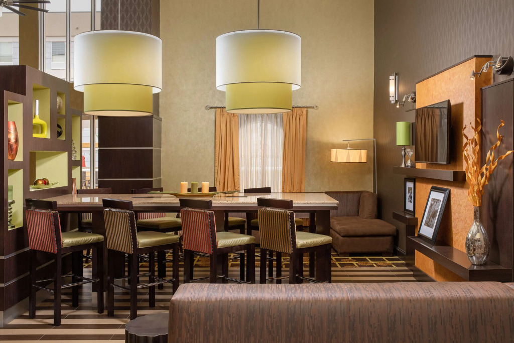 Отель Hampton Inn & Suites Lake City