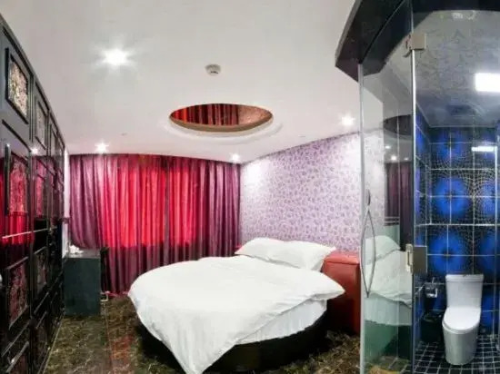 Love Bird Hotel