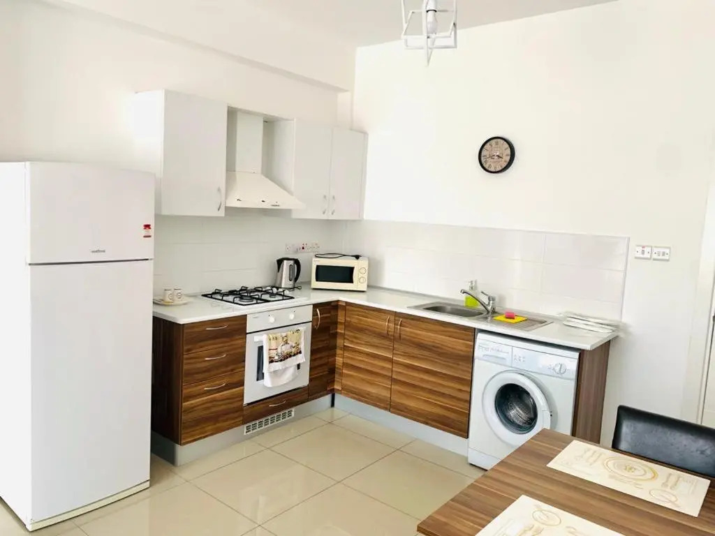 Luxury Two-Bedroom Apartment in amazing place Lukomorye E5