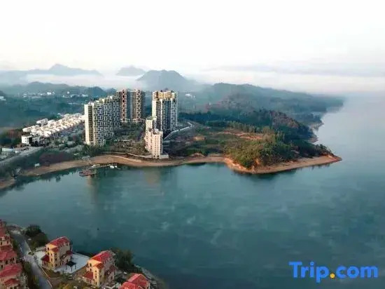 Huangshan Taiping Lake Qihu Homestay