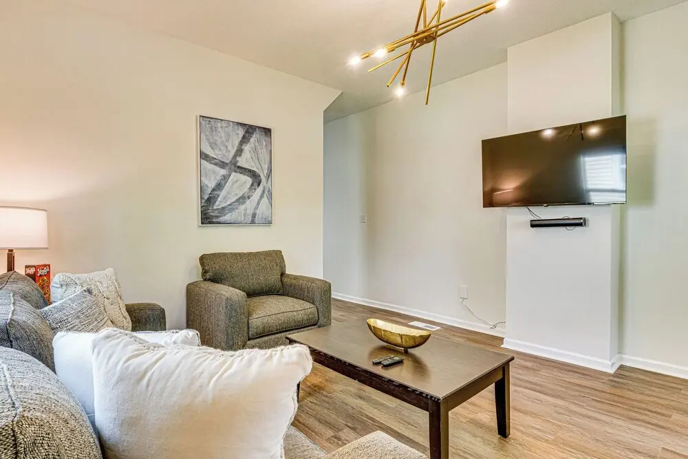 2 Mi to Mass Ave: Indianapolis Townhome Near Parks
