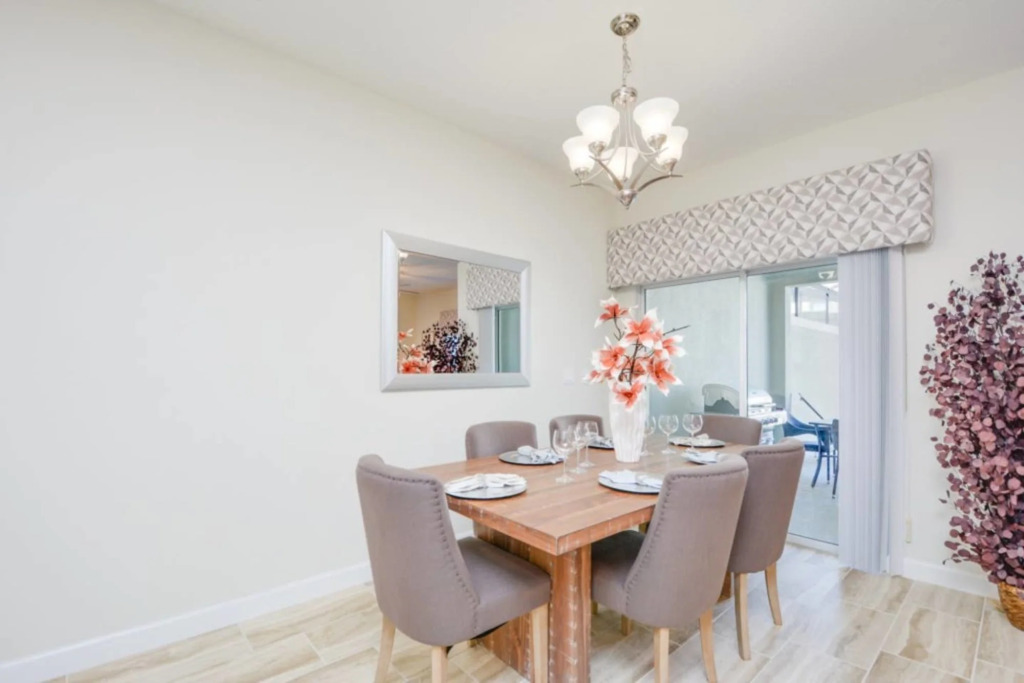 4 Bedrooms villa - Storey Lake