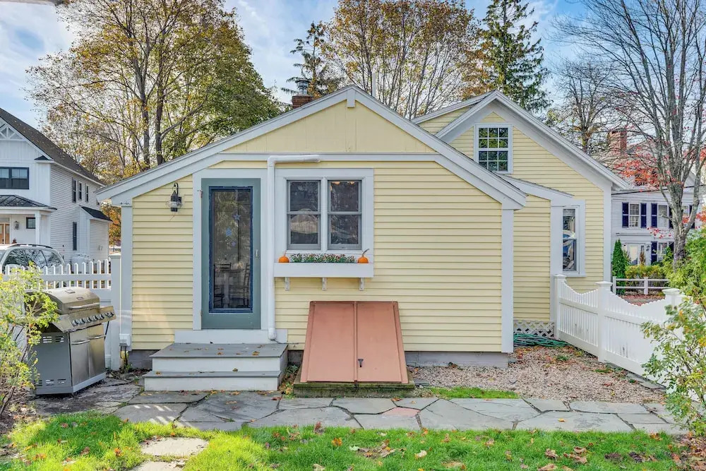 < 1 Mi to Beach! Kennebunk Cottage w/ Yard
