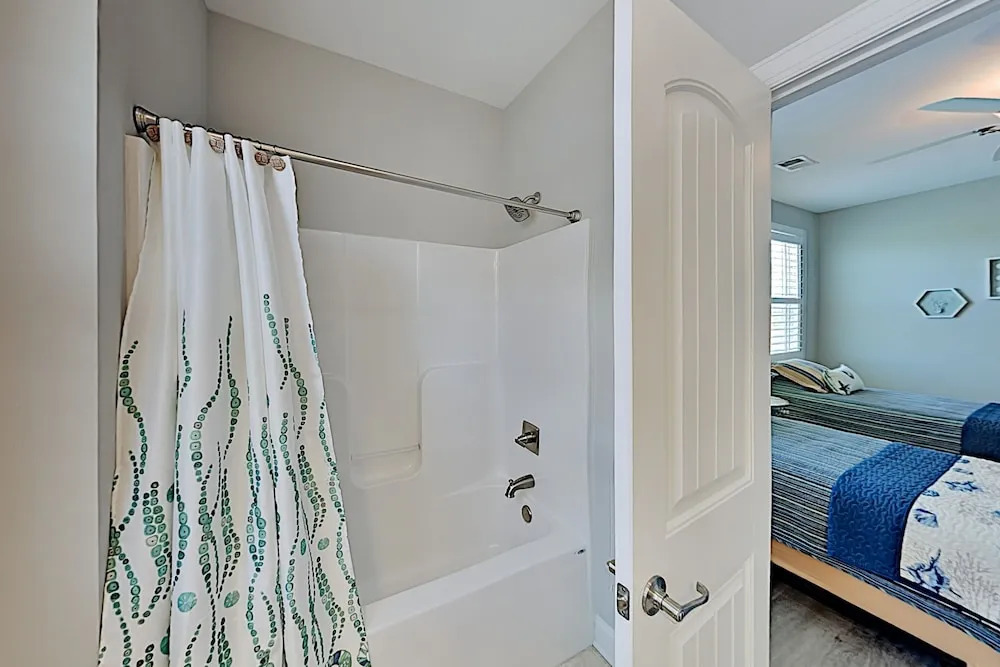 The At Barefoot Village: Patio & Pool 3 Bedroom Condo