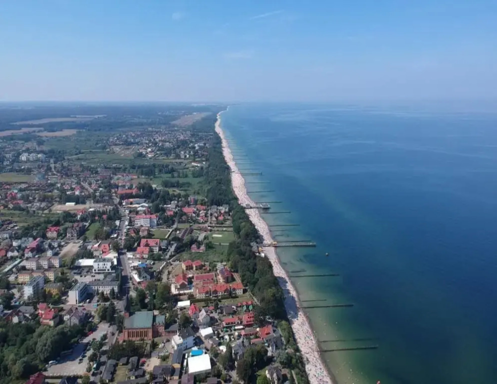 Holiday homes close to the seaside beach