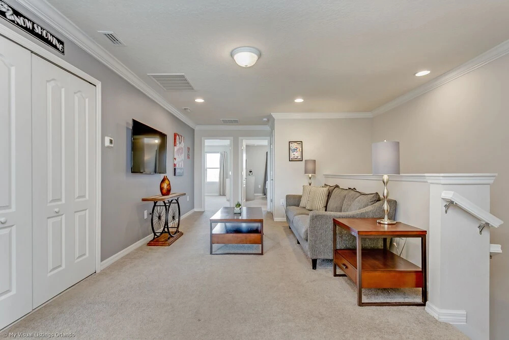 Beautiful Townhome W/private Pool 7 mi to Disney