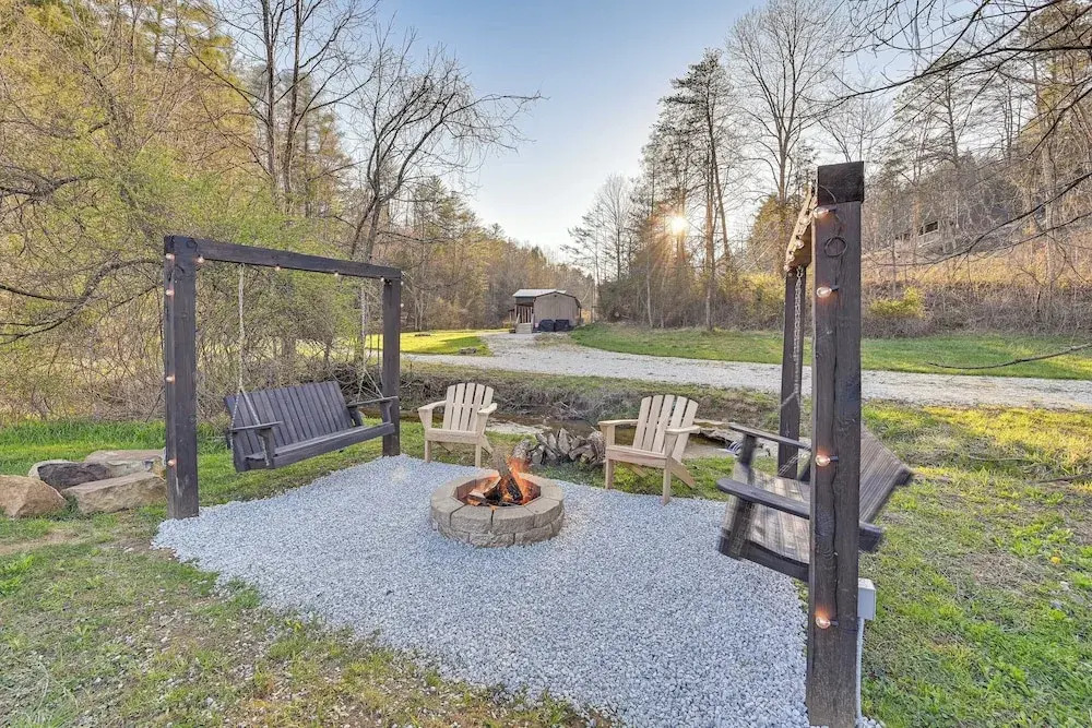 Fireside Evenings: Red River Gorge Gem w/ Hot Tub