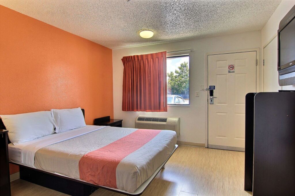 Motel 6-Austin, TX - North Central