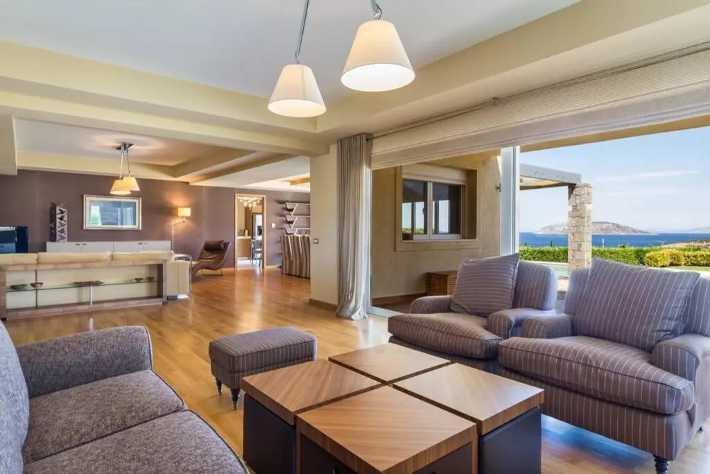 Amazing 5 bedroom Villa with Swimming Pool