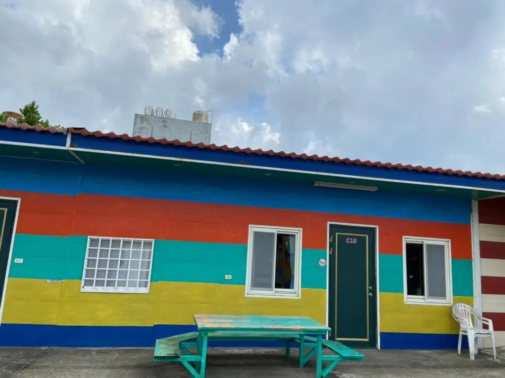 J Lin Hostel
