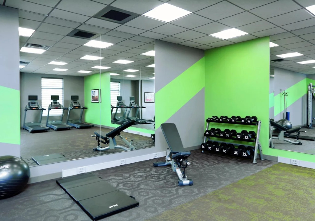 Holiday Inn & Suites Sioux Falls - Airport by IHG