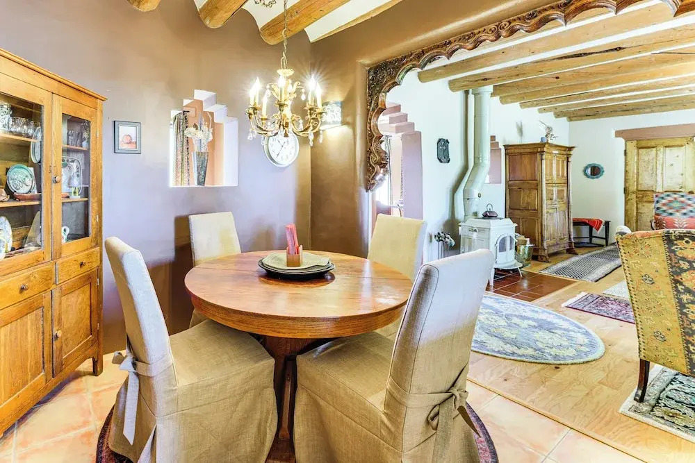 14 Mi to Taos Ski Valley: Mtn-view Gem w/ Patio!