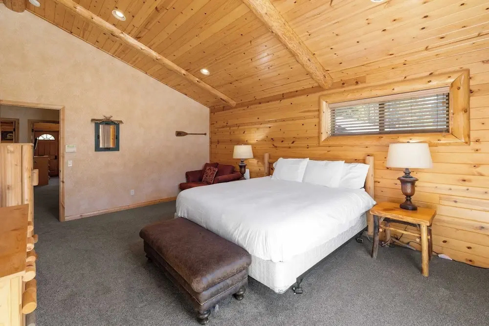 Hot Tub, Game Room, Large Deck w/ Mountain Views, 4bdr Paw Print by Avantstay