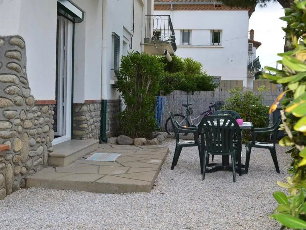 Appartement Argelès-sur-Mer, 1 pièce, 2 personnes - FR-1-225-617