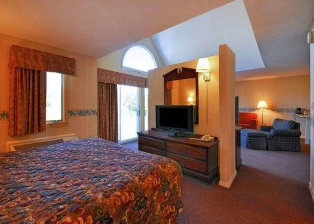 Gold Star Inn & Suites