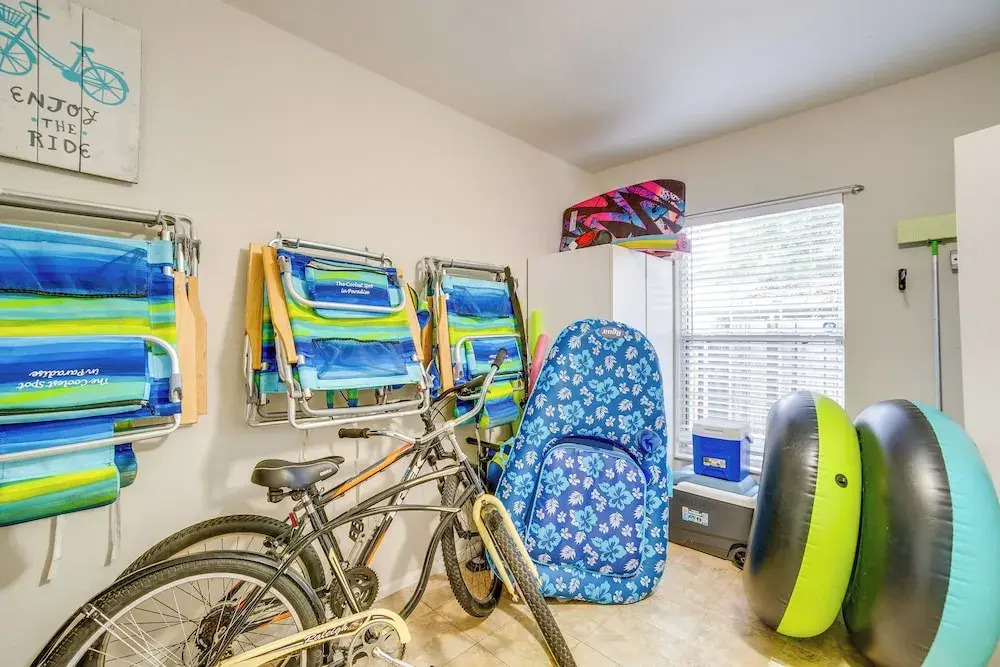 Walk to the Bay: Pet-friendly Oasis in Sarasota!