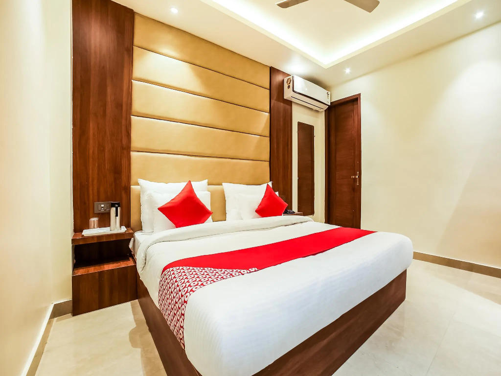 OYO 40422 Status inn