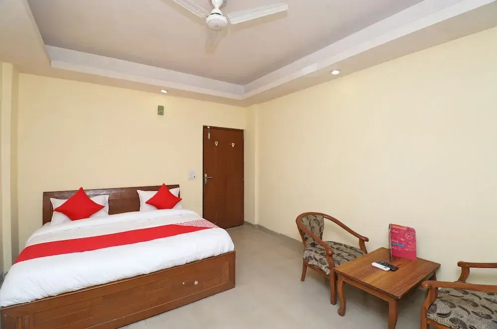 OYO 19484 Hotel Cubic Inn