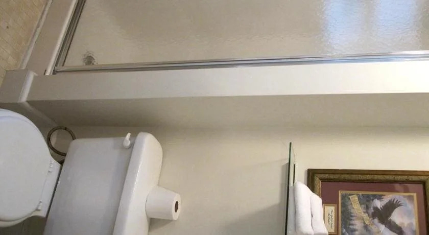 Lazy E Motor Inn