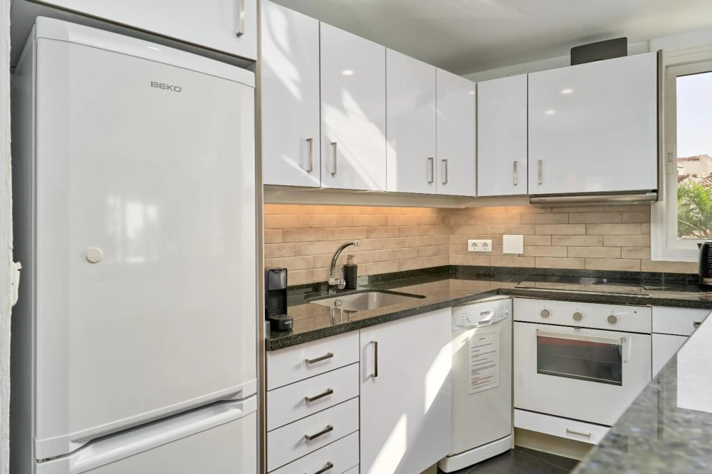 2 Bedrooms 2 Bath