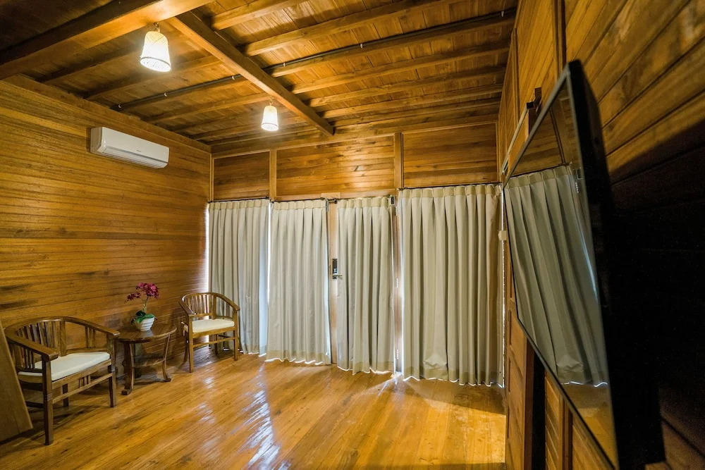 Andi Beach House