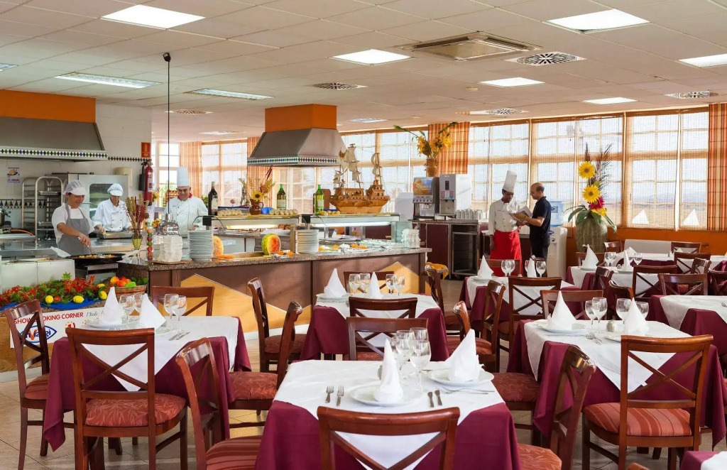 Отель BLUESEA Club Caleta Dorada