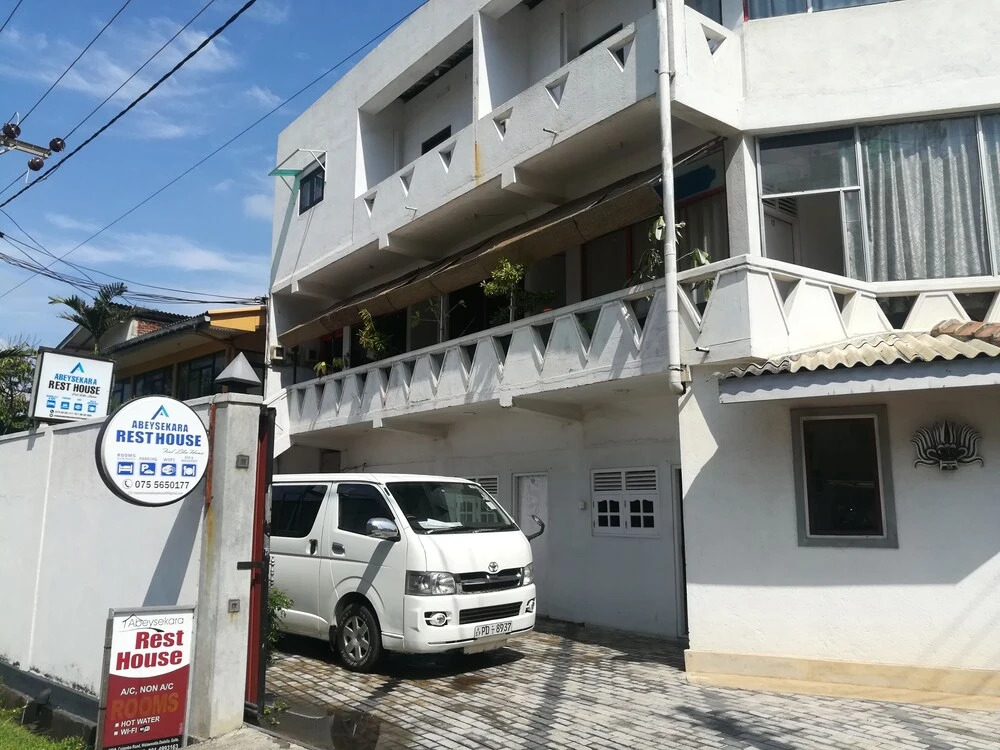 Abeysekara Rest House