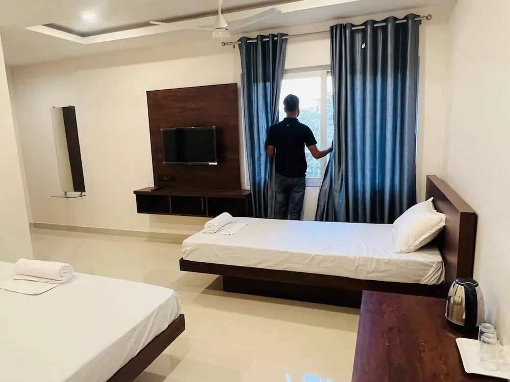 Royal Majestic Lodge