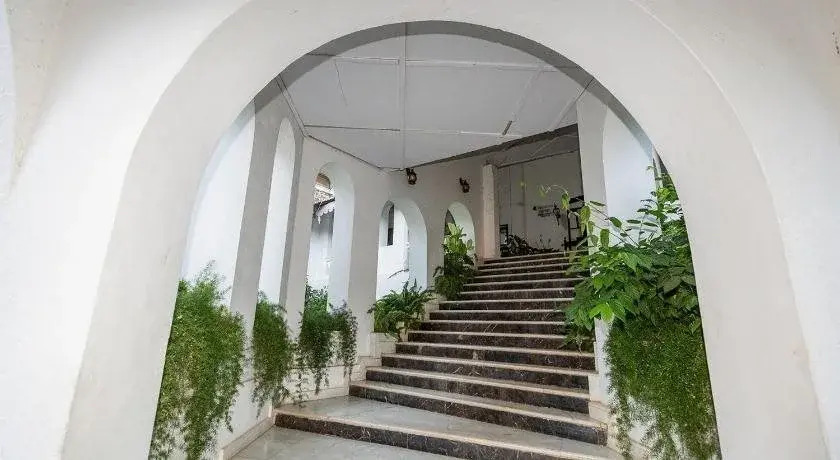 MPT Rock End Manor