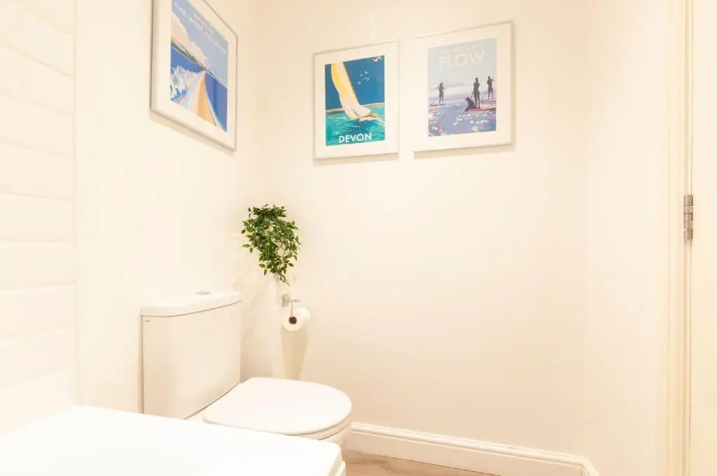 Boutique Torquay Riviera Apartment Free Parking and WIFI - Pure B