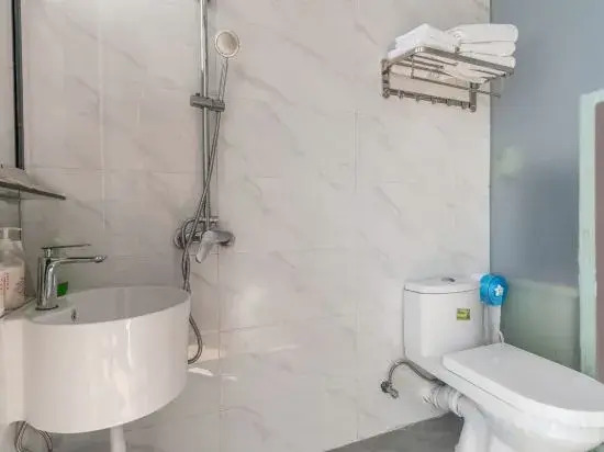 Bright Moon Inn (Shenzhen No. 2 Branch)