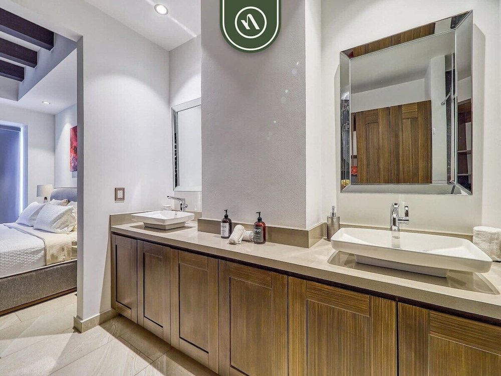 Luxury 2BR Condo in Romatic Zone - Rooftop Pool