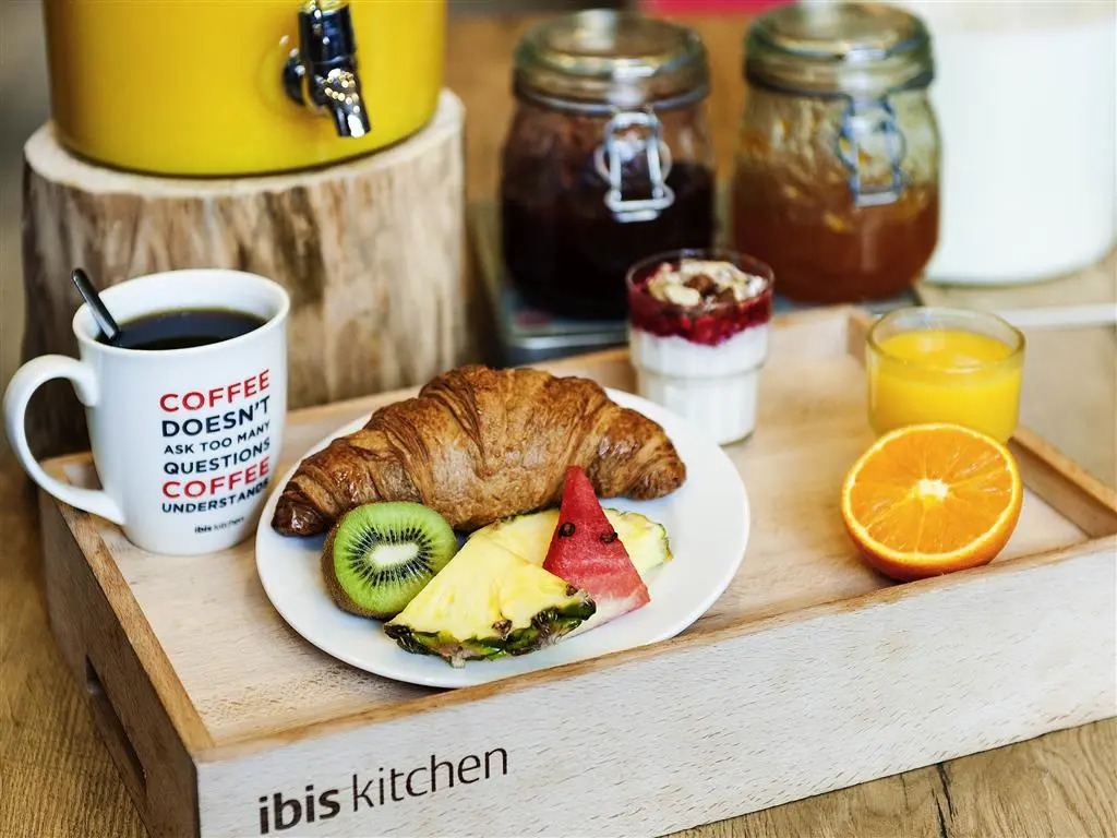 ibis Sens