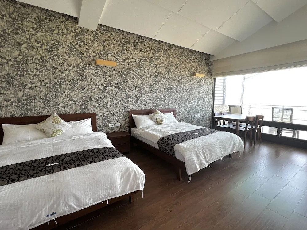 TORO Ocean front B&B
