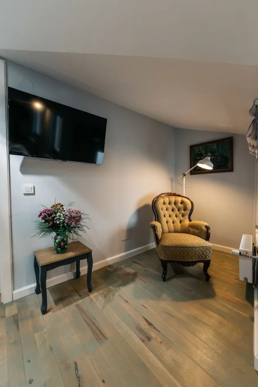 YellowBoot Aparthotel