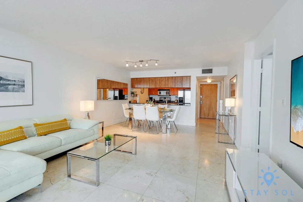 1 BR Apartment - Ocean and City Views