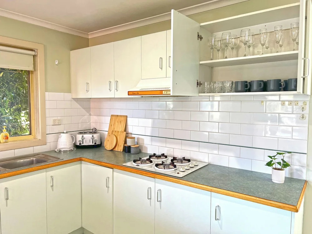 Ringwood 2BR Home