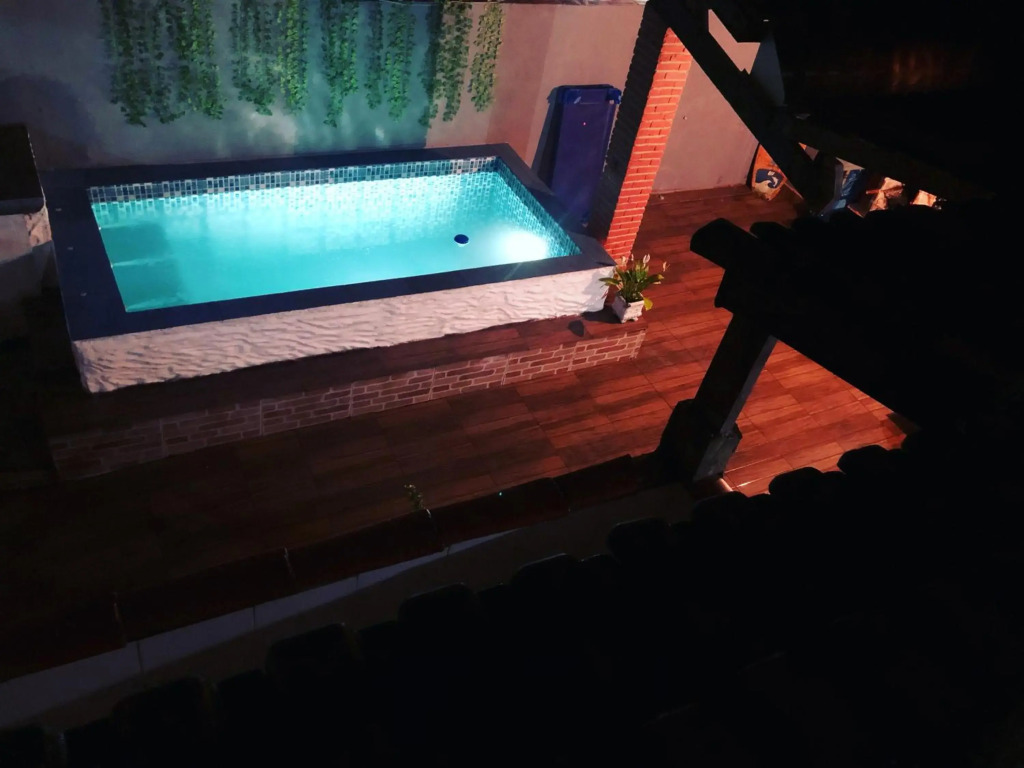 Sobrado com Piscina hidromassagem