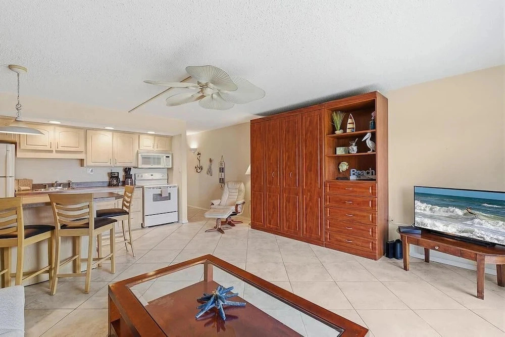 Mariners Cove 405