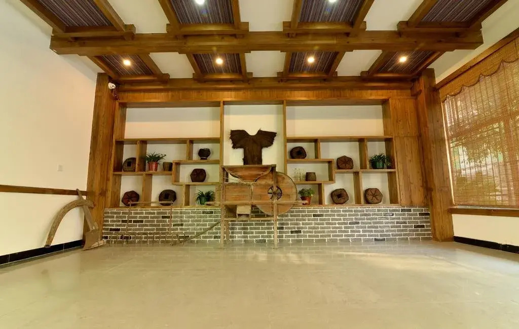 Youshui Impression Inn
