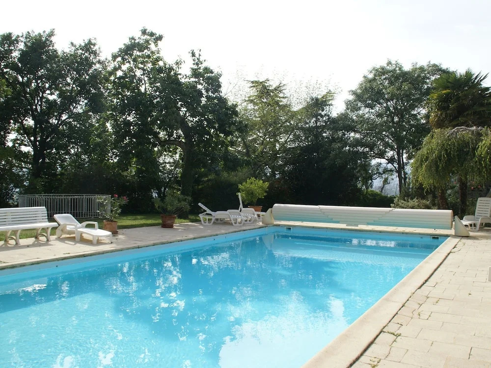 Premium Apartment in Saint-clair With Terrace